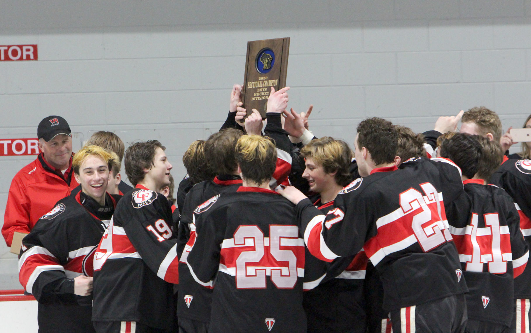 Chi-Hi boys hockey vs Hudson in Wisconsin Rapids 2-29-20